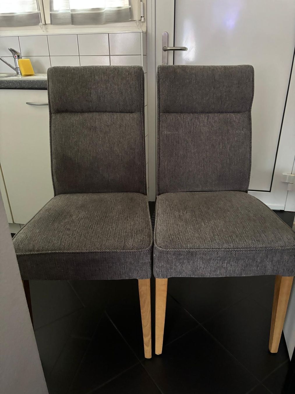 Chaises: Jolie chaise grise – D'occasion à Bex par Boxy03