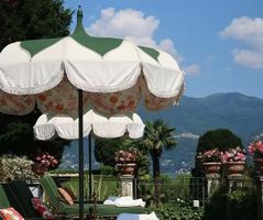 Pagoden-Sonnenschirm im klassischen Stil / Vintage-Stil