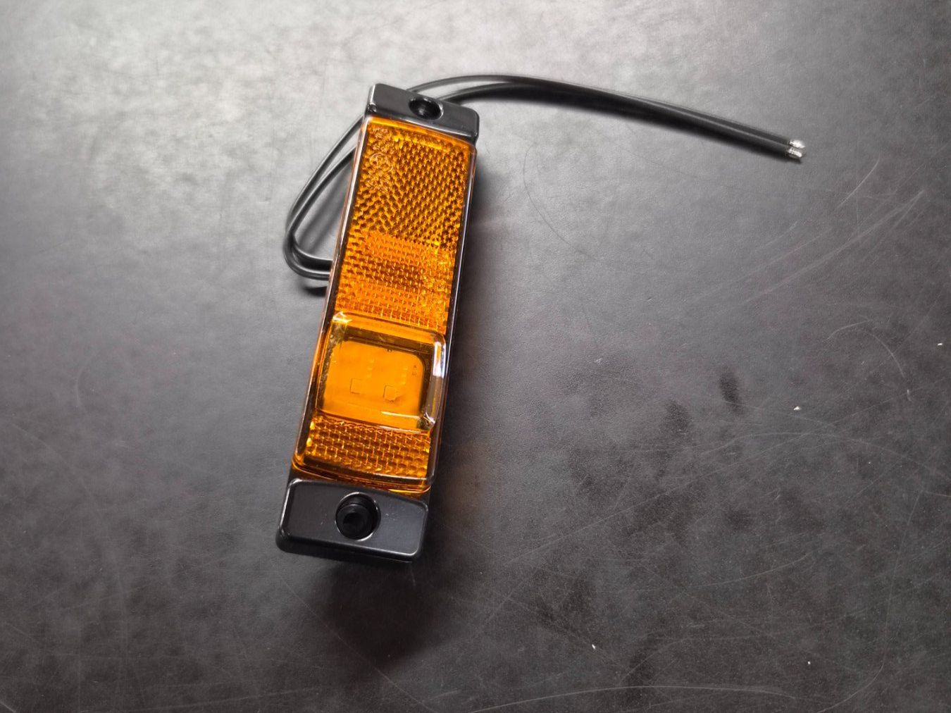 Alle Ersatzteile: Seitenmarkierungsleuchte LED orange mit Kabel neu – Neu (gemäss Beschreibung) aus Buttisholz von traktorenwerkstatt 1