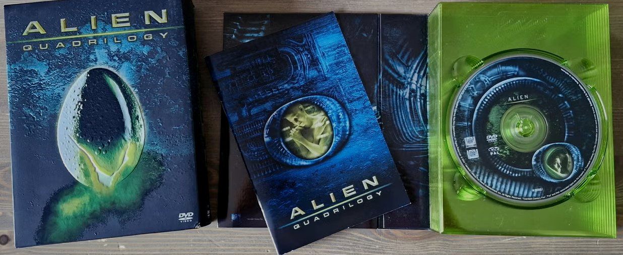 Tutti i DVDs: ALIEN - QUADRILOGY - 9 DVD - Guter Zustand – Usato da Anglikon venduto da Duriel_77 2