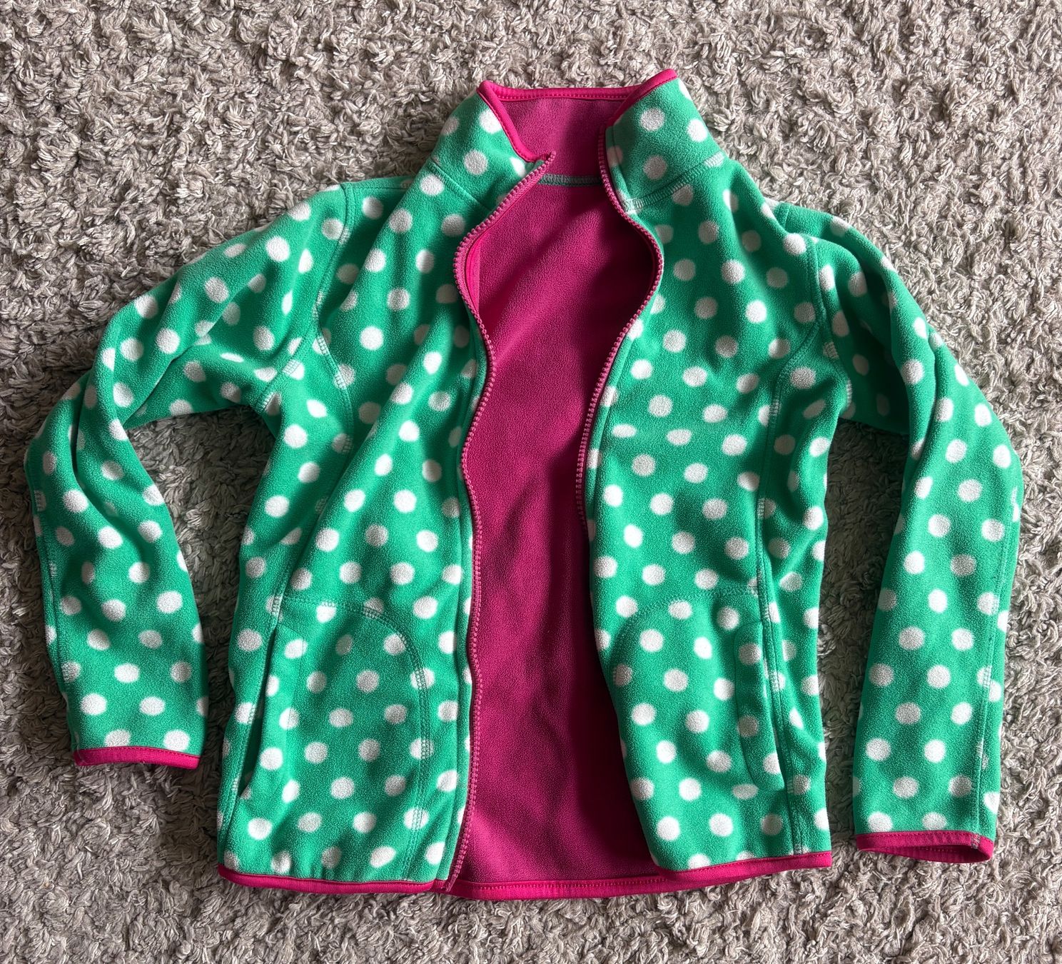 Pulls et sweat-shirts: Schöne Mädchen Jäckchen 122 – D'occasion à Aarau par stellabianca 3