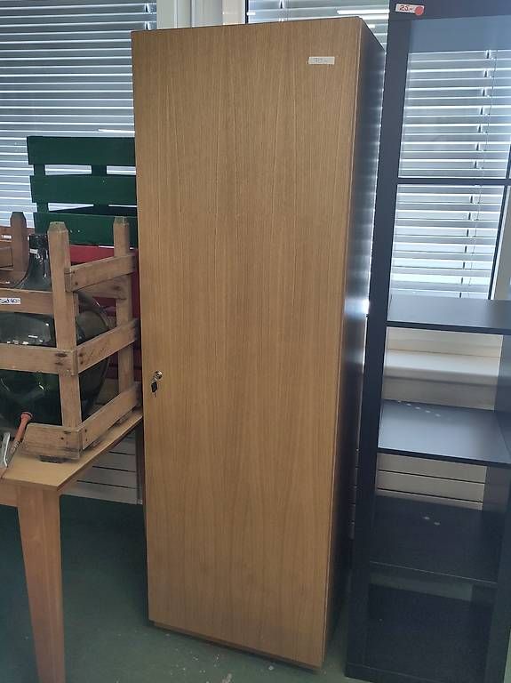 Schränke: Büroschrank / Schrank abschliessbar – Gebraucht aus Pratteln von Cartonsducoeur_bl