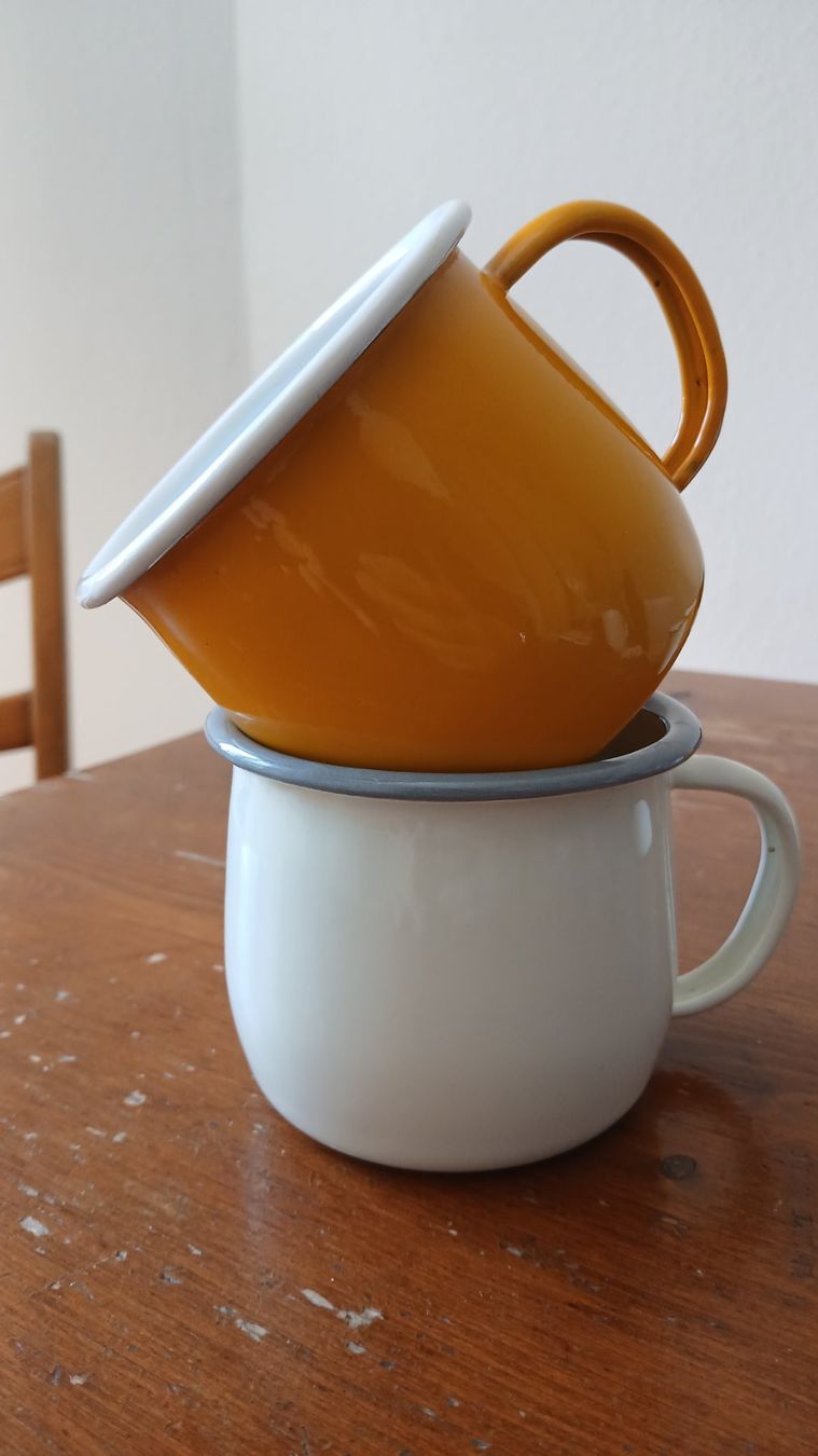 Set di piatti: 4x Emaille Tassen Argon Tableware - Gelb/Weiss,Camping/Küche – Usato da Basel venduto da Bingelito 6