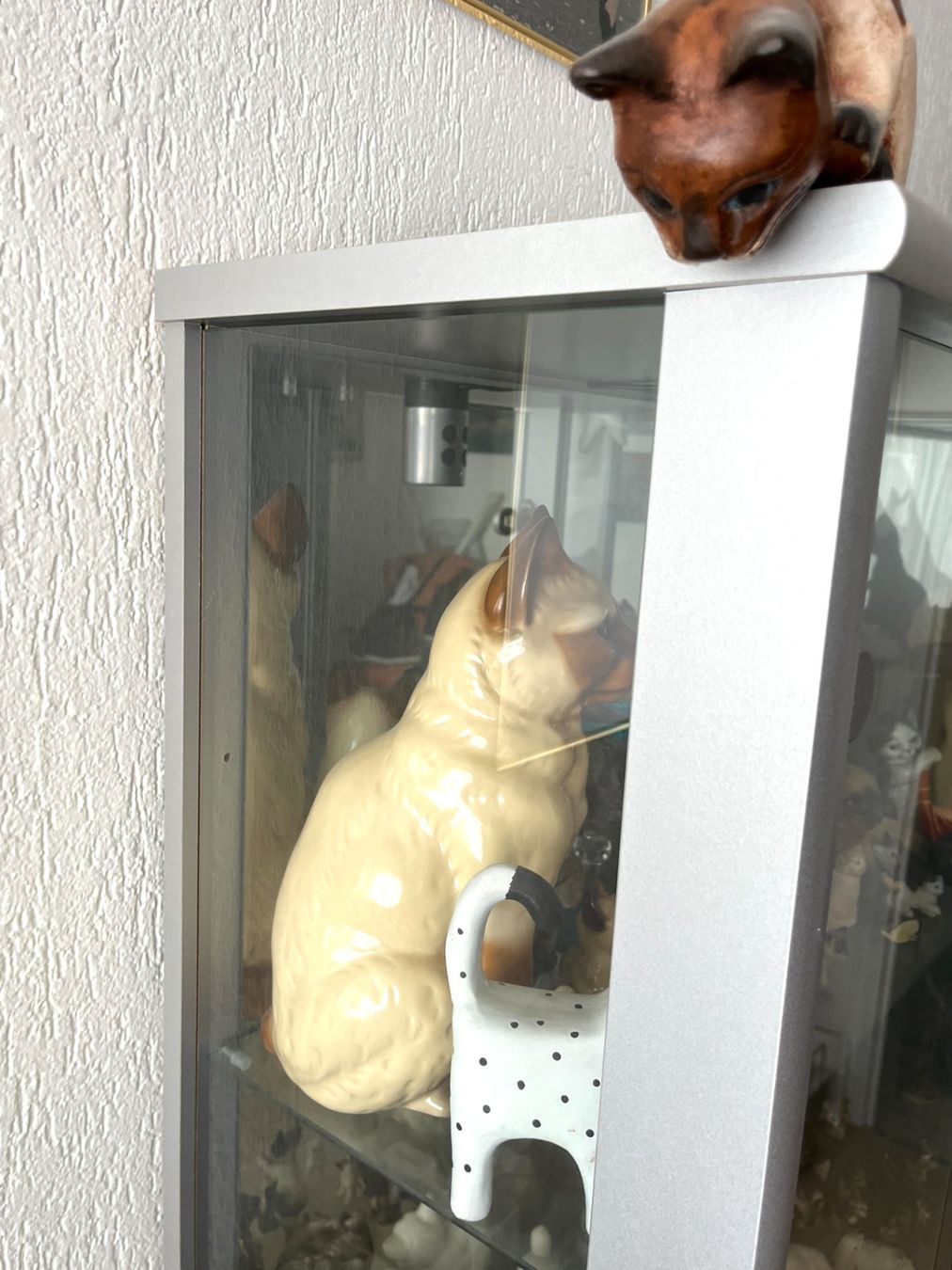 Statuette: Sammlung Katzenfiguren (optional mit Vitrine) – Usato da Zürich venduto da Allrounders 3