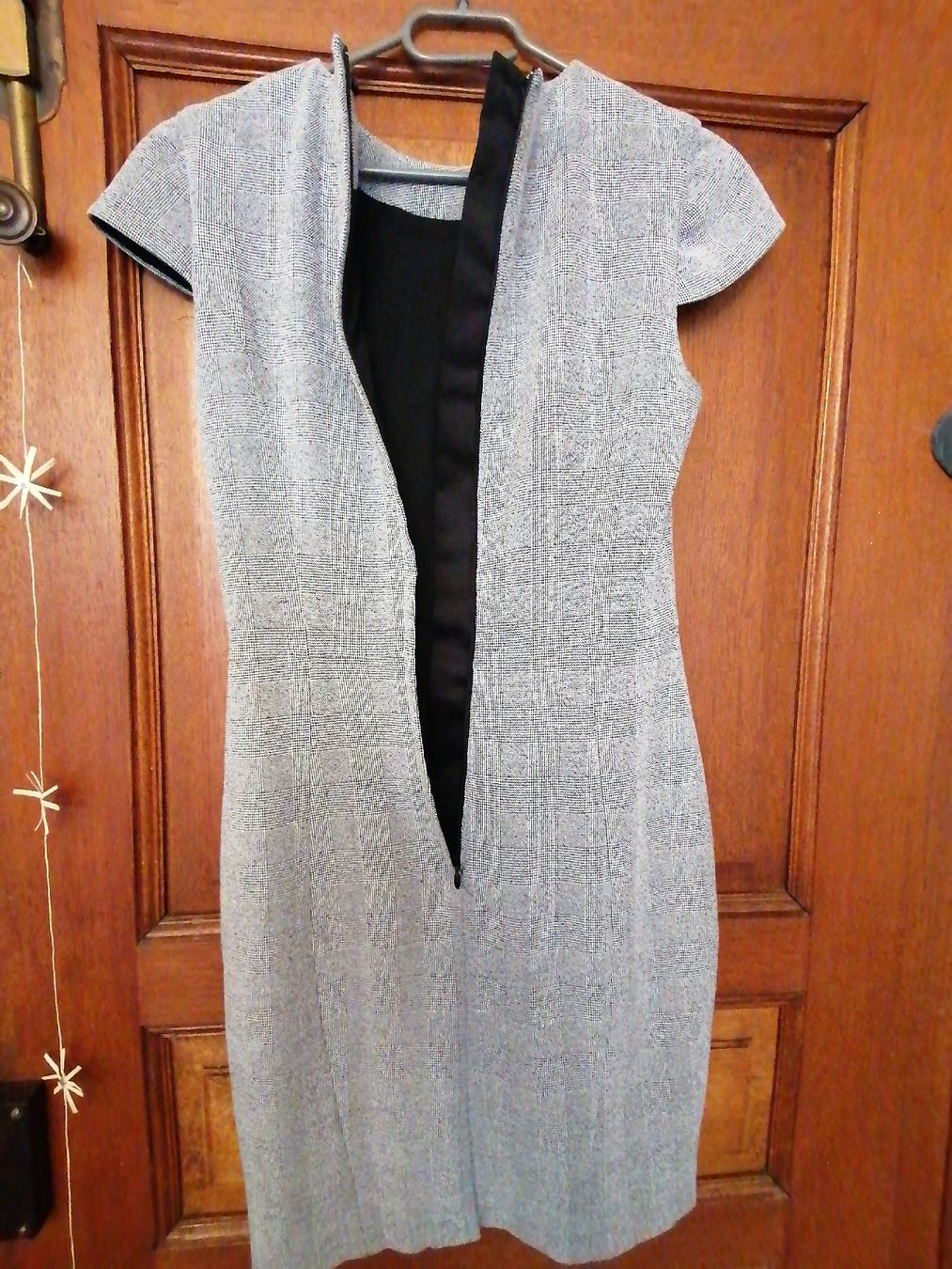 Vestiti: Kleid ,tailliert,36 – Usato da Solothurn venduto da Shanty.20 4
