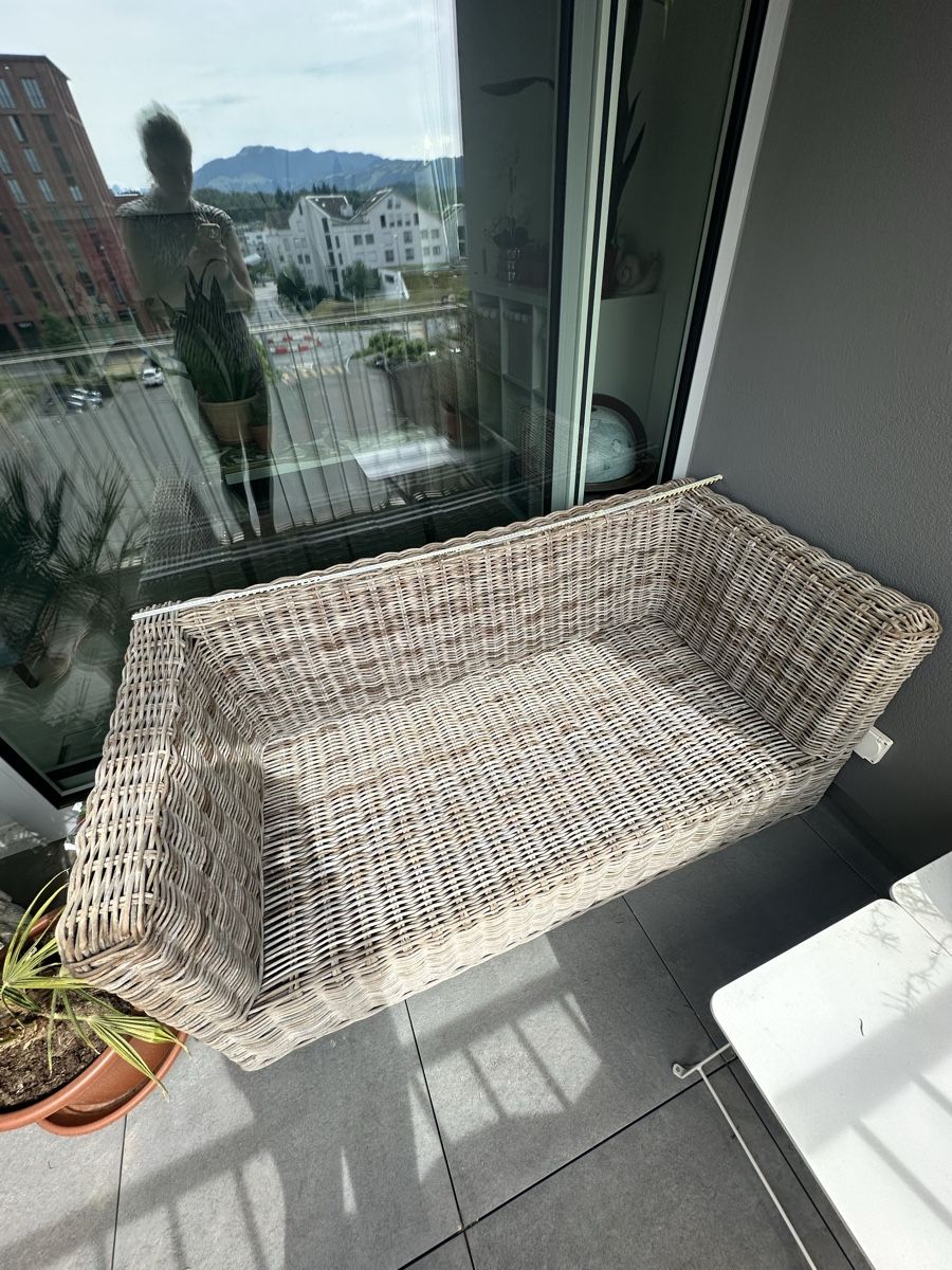 Divani: Rattan Sofa 2-Sitzer, Wetterfest – Usato da Rotkreuz venduto da sti_cdf8 5