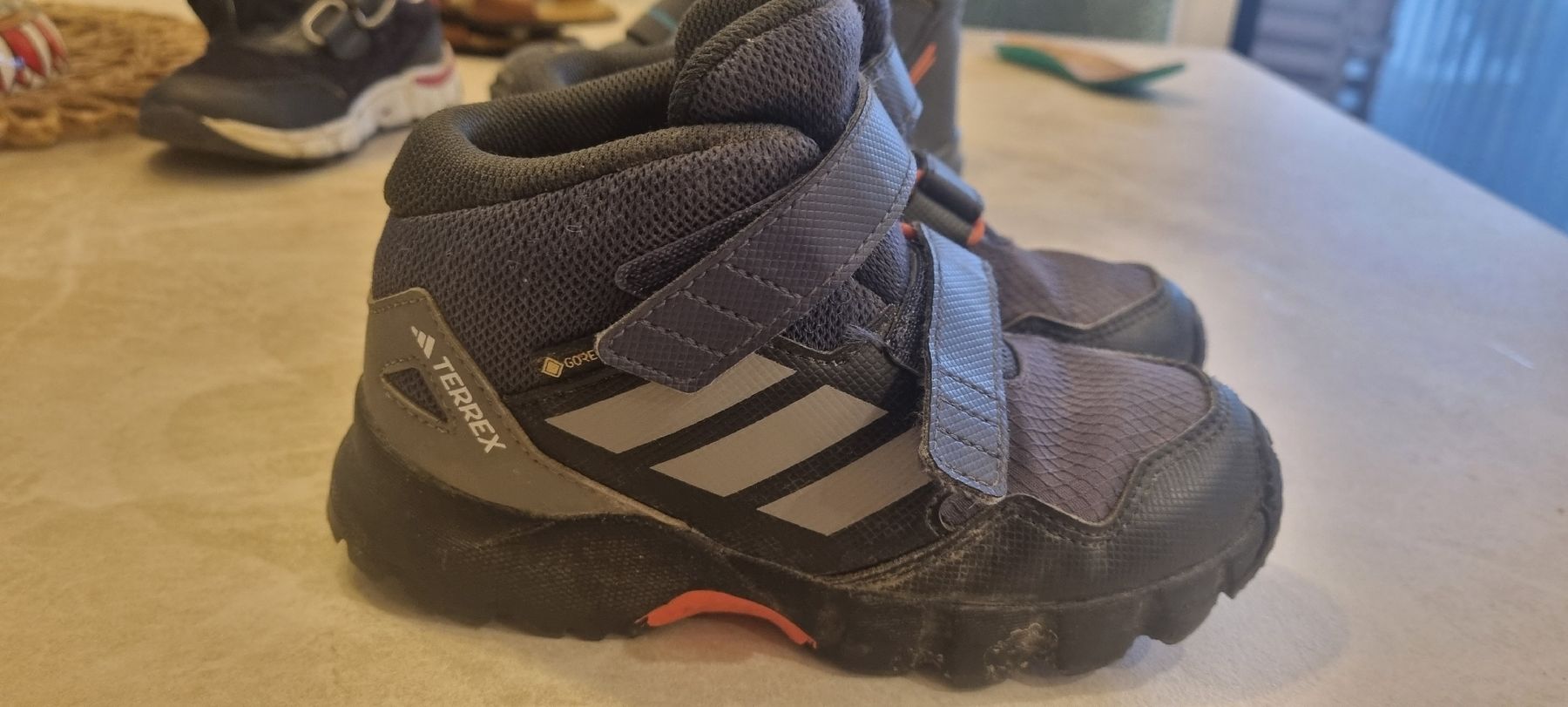 Chaussures garçon: goretex schuhe – D'occasion à Jegenstorf par pat_z9gp