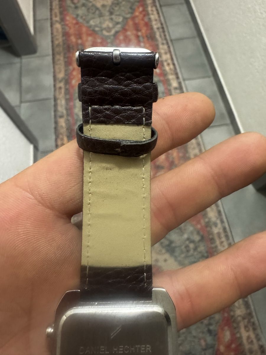Daniel Hechter Orologi: Daniel Hechter Quarzuhr mit Lederarmband EUC! – Nuovo (secondo la descrizione) da Gerlafingen venduto da naj_vj8s 3