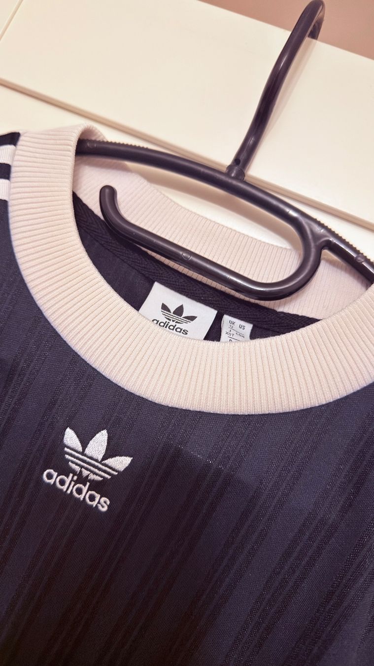 Adidas T-shirt: • Adidas Langshirt • – Usato da Basel venduto da mendoza13 1