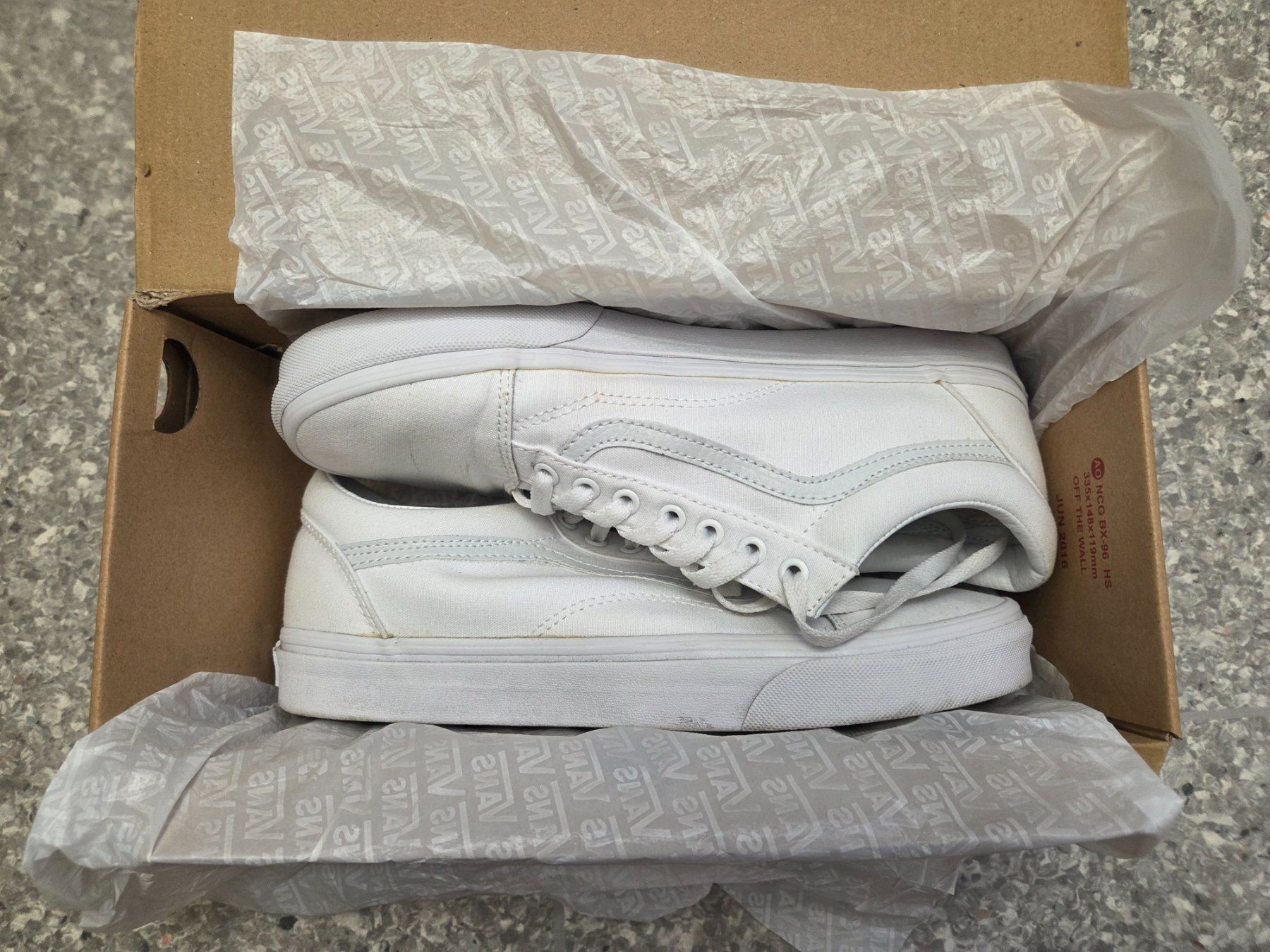 Vans Herrenschuhe: Vans Old Skool - True White 44 – Gebraucht aus Sempach Station von Miss_sixty6