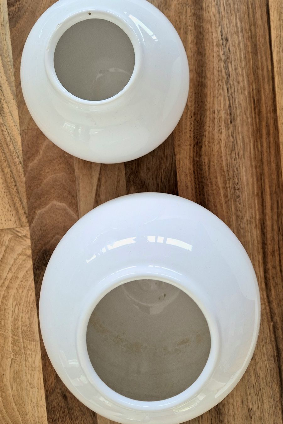 Vase & Récipients: Weisse Blumenvasen rund – D'occasion à Möhlin par Fotografin 2