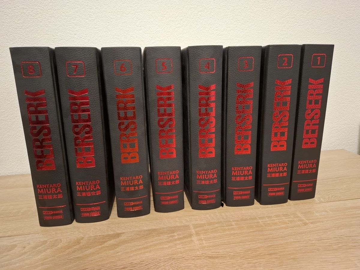 Fumetti: Berserk Deluxe Edition – Nuovo (secondo la descrizione) da Osogna venduto da Emergencychips