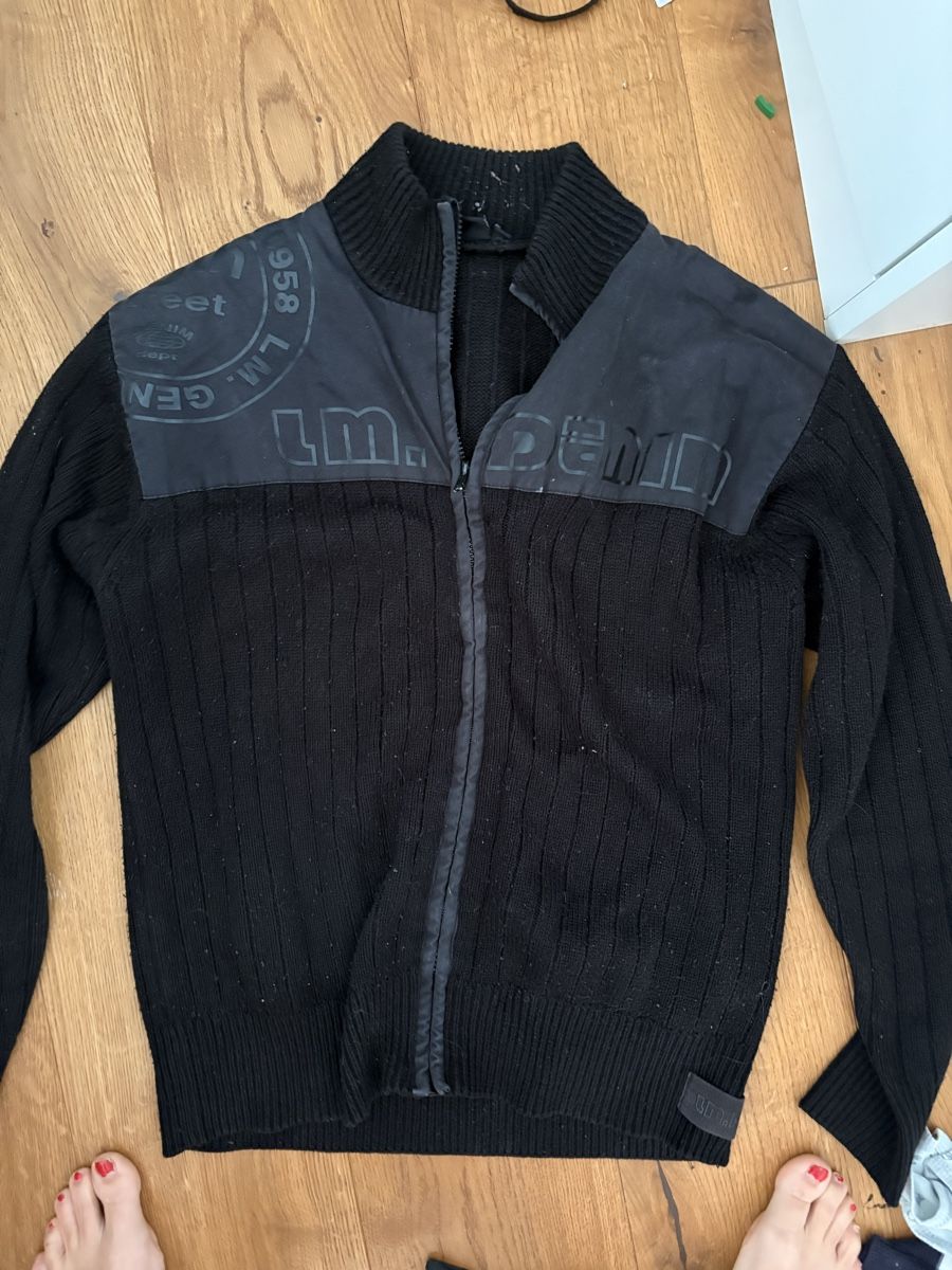 Maglioni & Felpe: Schwarze Strickjacke M – Usato da Ennetbürgen venduto da Hoblaschorsch