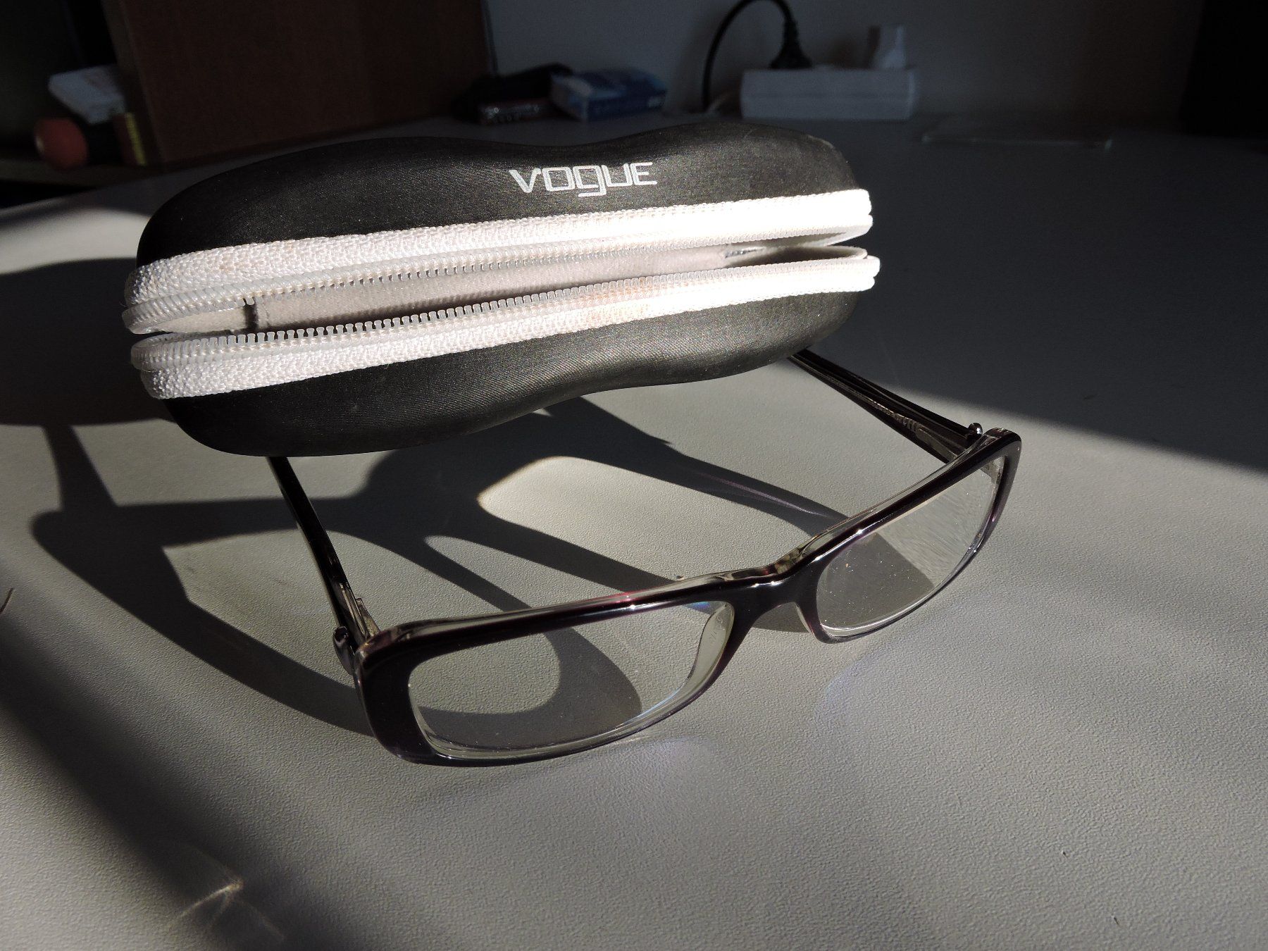 Vogue Occhiali & Lenti: Vogue Lesebrille mit Etui – Usato da Hauptwil venduto da Borusse01