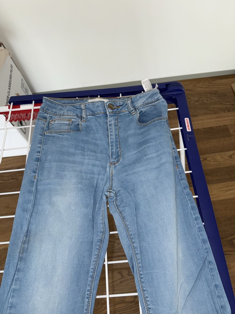 Jeans: Jeans Grösse 34 – Gebraucht aus Zürich von bia_6kmj