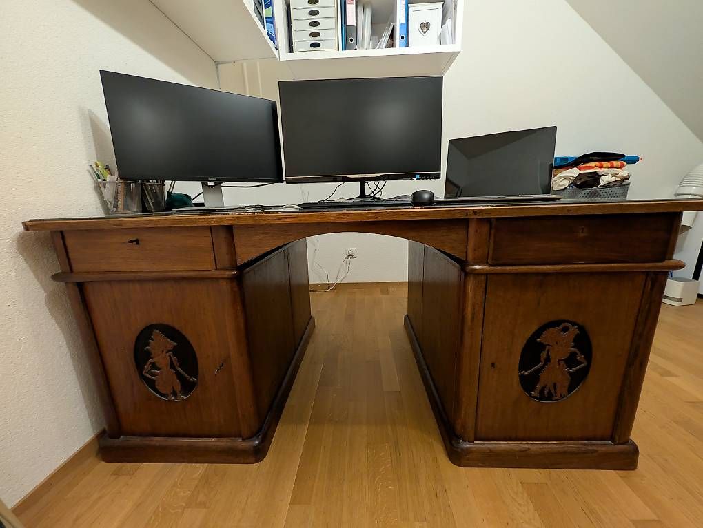 Scrivanie: Antiker Partner Desk um 1800  Teilbelegt & Java-Batiktuch – Usato da Grafstal venduto da MircoSpezzacatena 4
