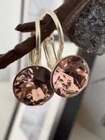 Neue, elegante Ohrhänger mit altrosa Schmucksteinen