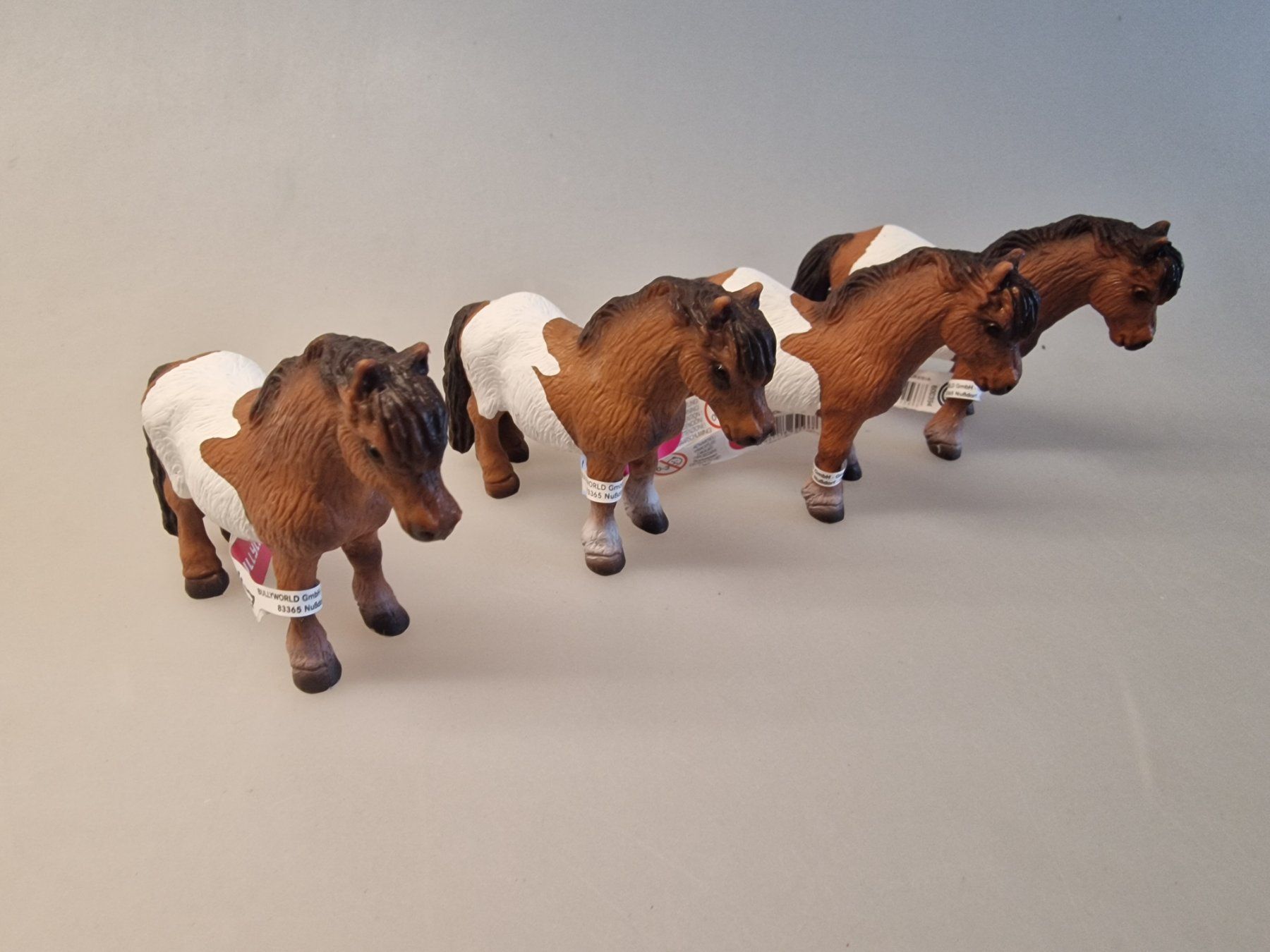 Bullyland Giocattoli: Bullyland  4 süsse Ponys  Neu – Nuovo e nell'imballaggio originale da Oberuzwil venduto da aseinkaufswelt