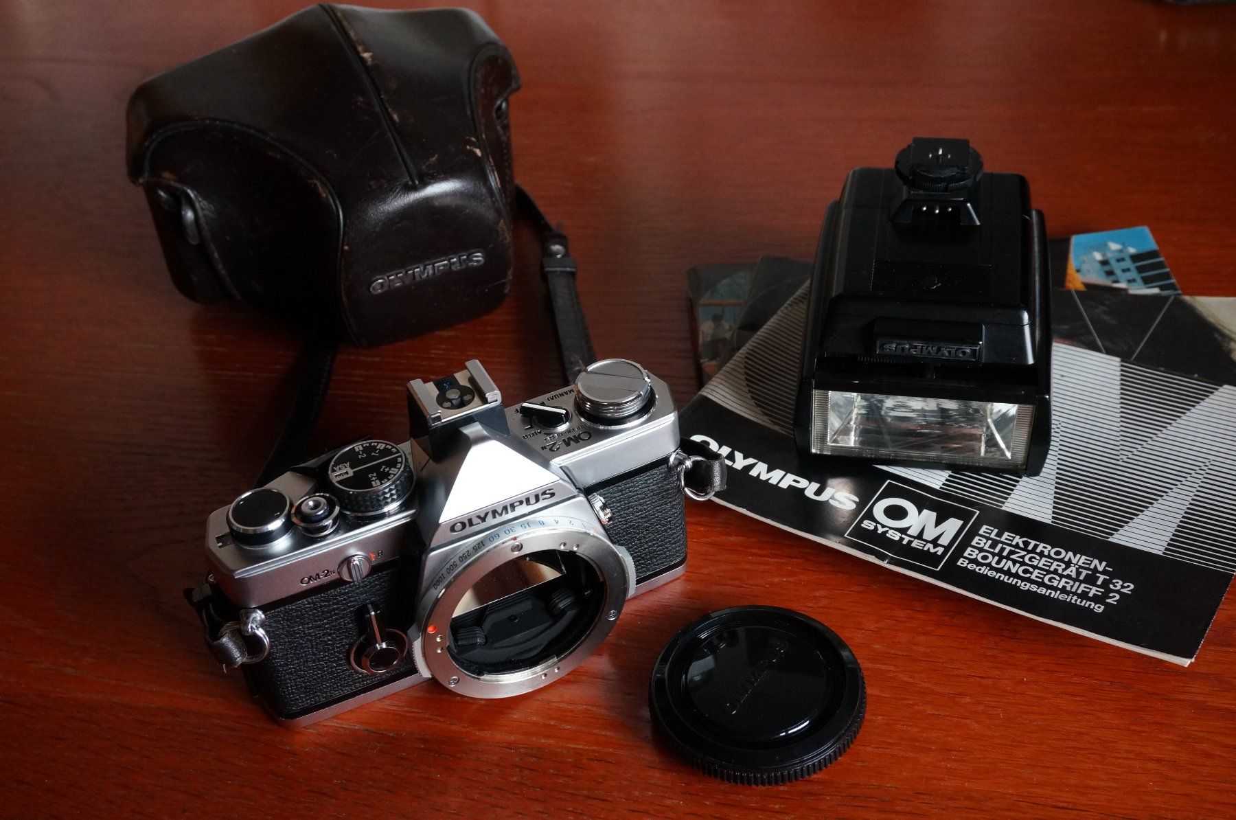 Olympus Fotocamera: Olympus OM-2n Chrom mit Electronic Flash T 32 TOP – Usato da Spreitenbach venduto da Salesmanship 5