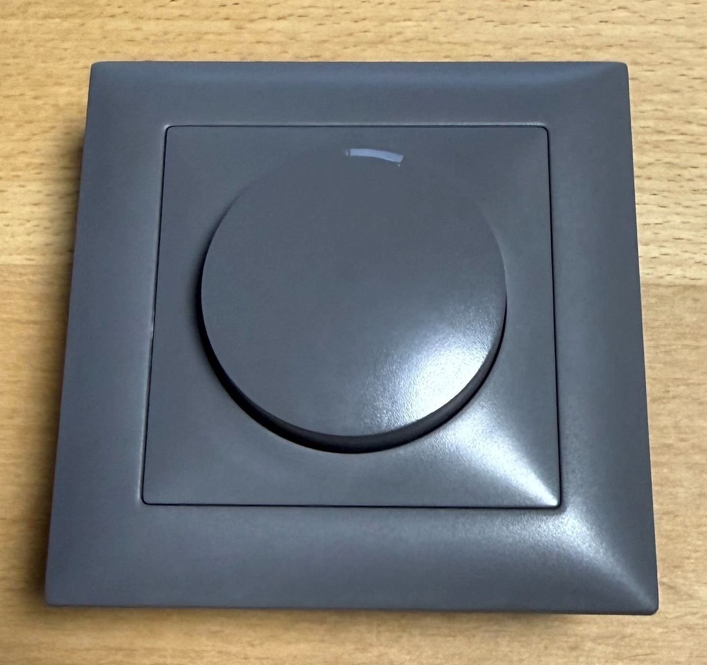 Feller Interruttori: Feller Dimmer 40600.RC – Usato da Würenlos venduto da TASK-NEON