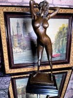 Grosse Erotische Bronzefigur weiblicher Akt  50cm