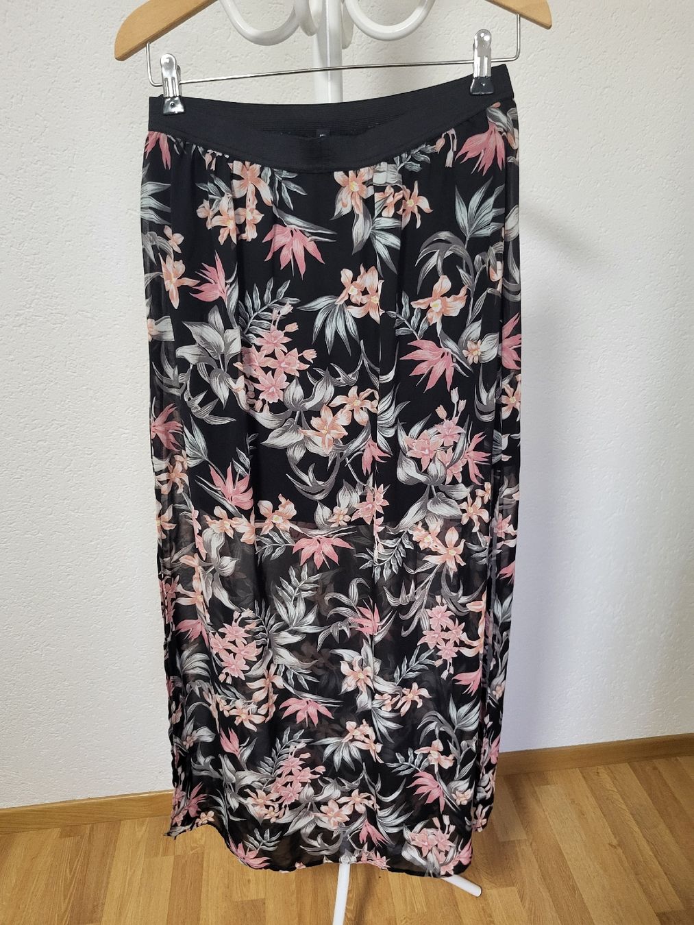 Gonne: Sommerlicher Maxirock mit Blumenmuster, Grösse 42 – Usato da Horriwil venduto da alusru87 1