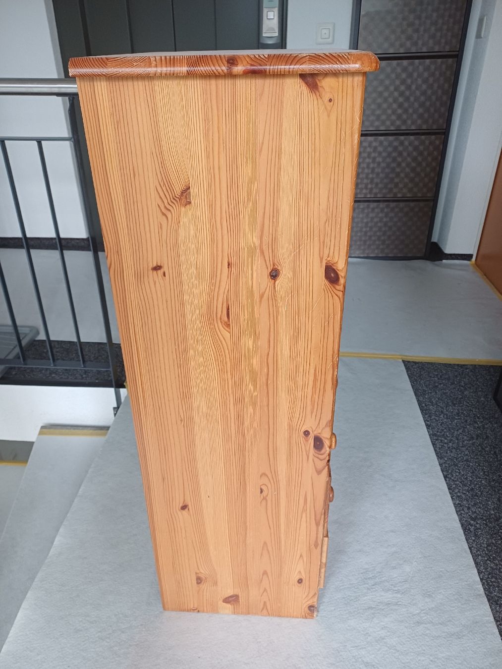 Jysk Cassettiere: Petite commode en pin massif, 6 tiroirs, style rustique – Usato da Biel/Bienne venduto da doc_pyy5 3