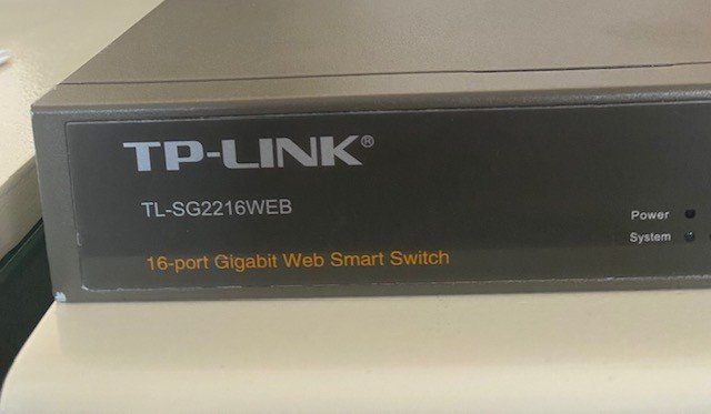Hub & Switch: TP-Link TL-SG2216WEB Switch 16-Port Gigabit – Usato da Wängi venduto da Bmo 1
