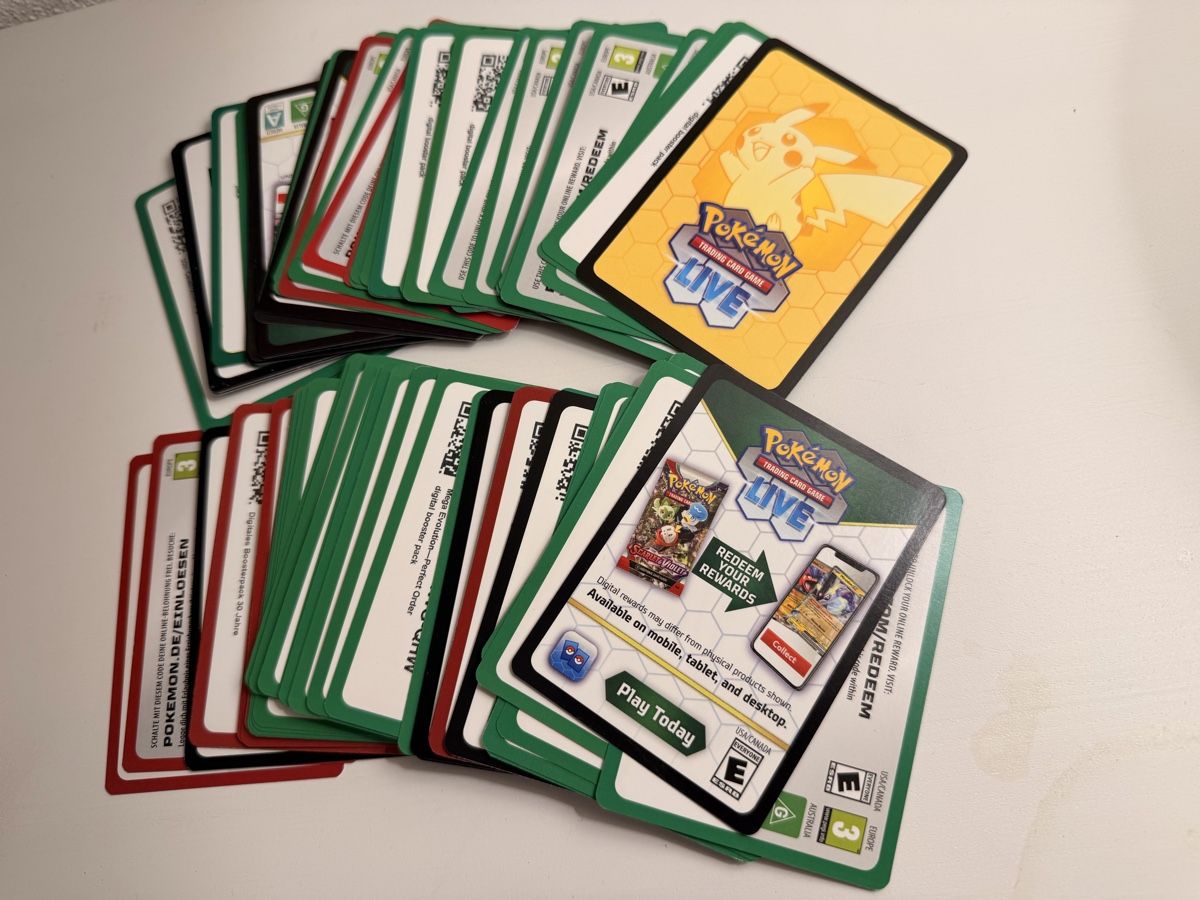 Pokémon Cartes à collectionner: POKÉMON Code Karten 100 Stück – Neuf (Voir description) à Rorschach par nan_8rts