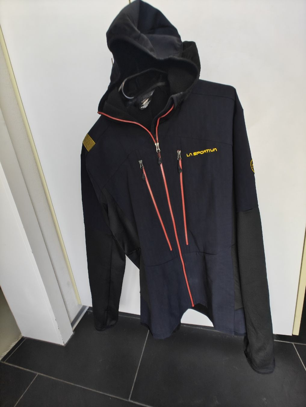 La Sportiva Giacche: La Sportiva Session Tech Hoodie – Usato da Düdingen venduto da mumu7376