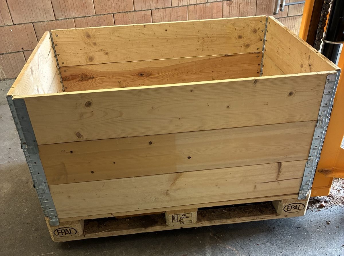 Pallets: Paletten mit Rahmen – Usato da Menznau venduto da Cabrio77rot