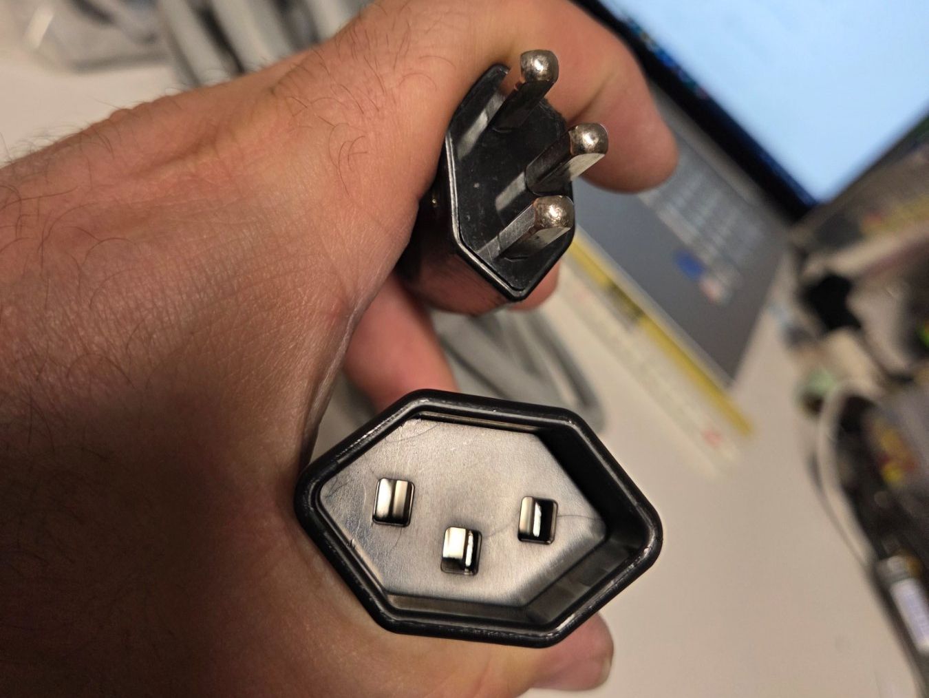 Kabel: Verlängerungskabel T23 16A 5m – Gebraucht aus Zürich von eymen20 2