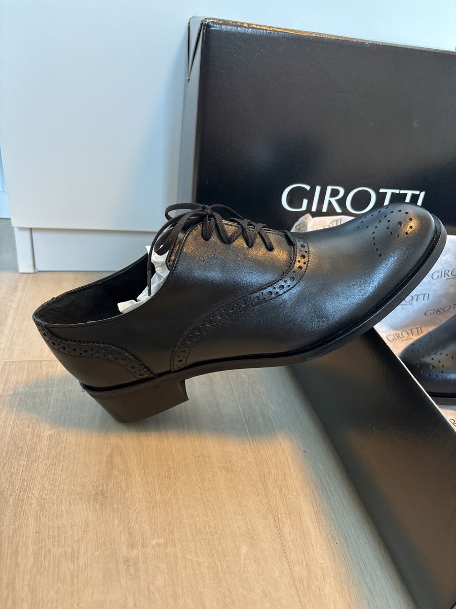 Scarpe da uomo: NEU Anzugschuhe aus Leder Grösse 43 – Nuovo (secondo la descrizione) da Wattwil venduto da take.that 2