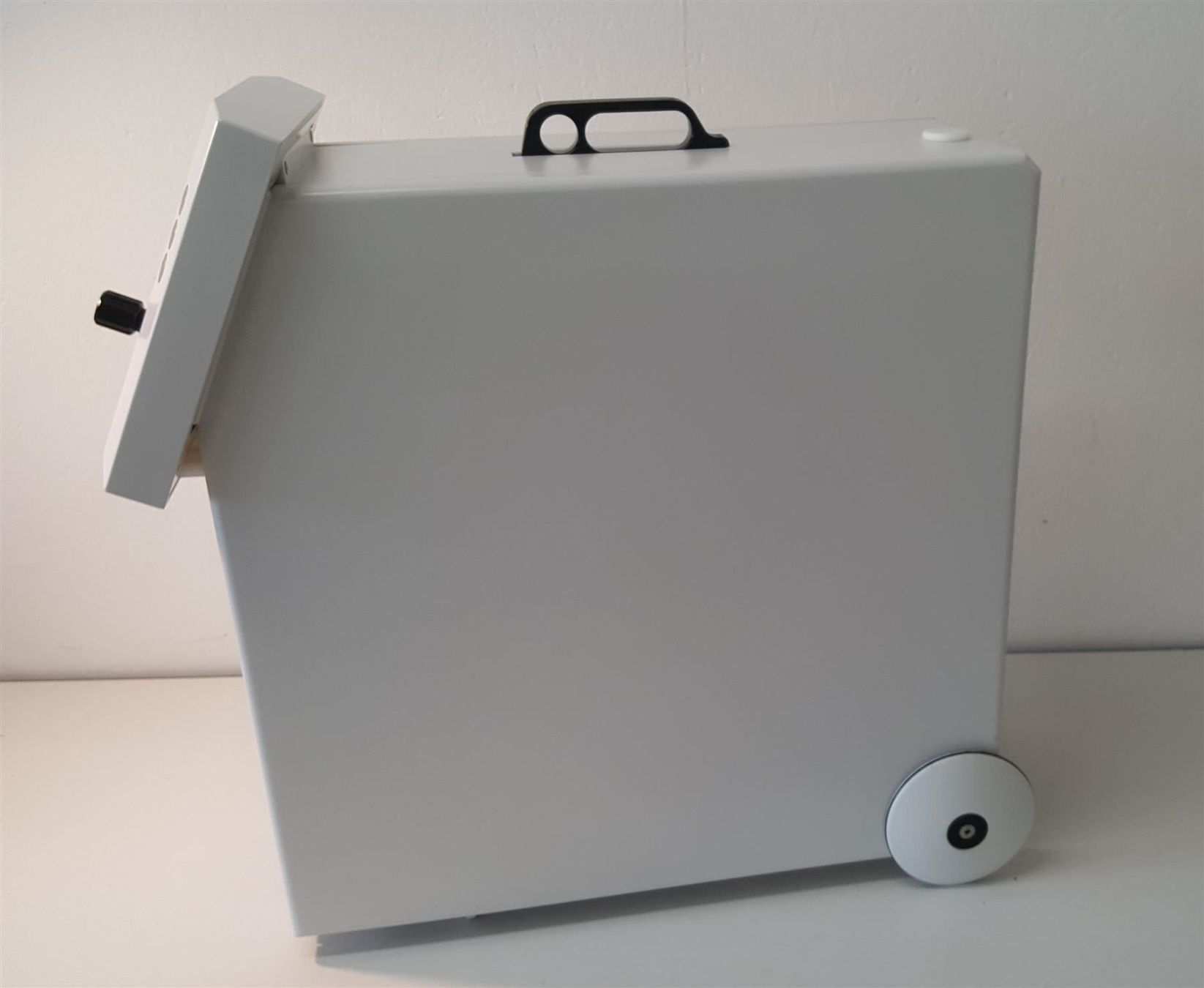 Accessori da laboratorio: Oxicur 5000 ION Sauerstoff Generator – Usato da Niederdorf venduto da LeptonAG_Labor 1