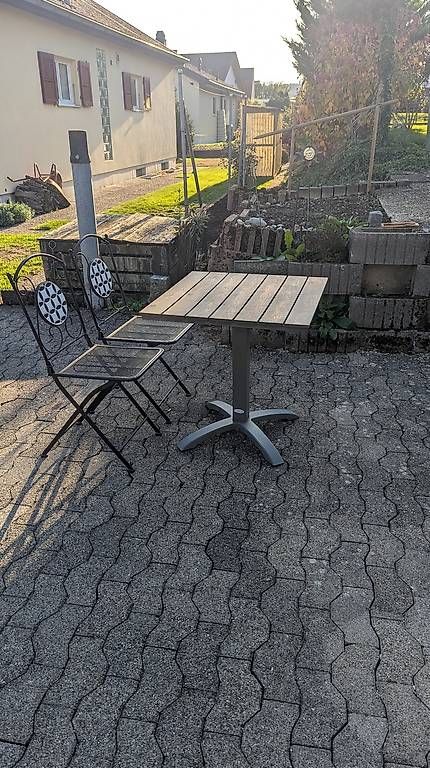 Tavoli: Gartentisch mit 2 Stühle – Usato da Subingen venduto da kforast88 1