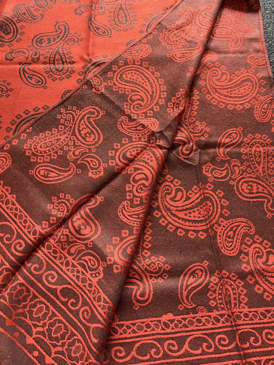 Foulard & Sciarpe: Écharpe rouge/orange noir – Usato da St. Prex venduto da Nikolletta 2