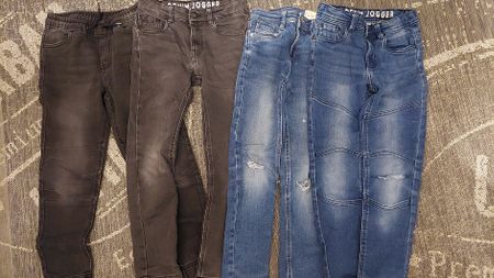 4 Stück Denim Jogger Jeans Hose Grösse S 134