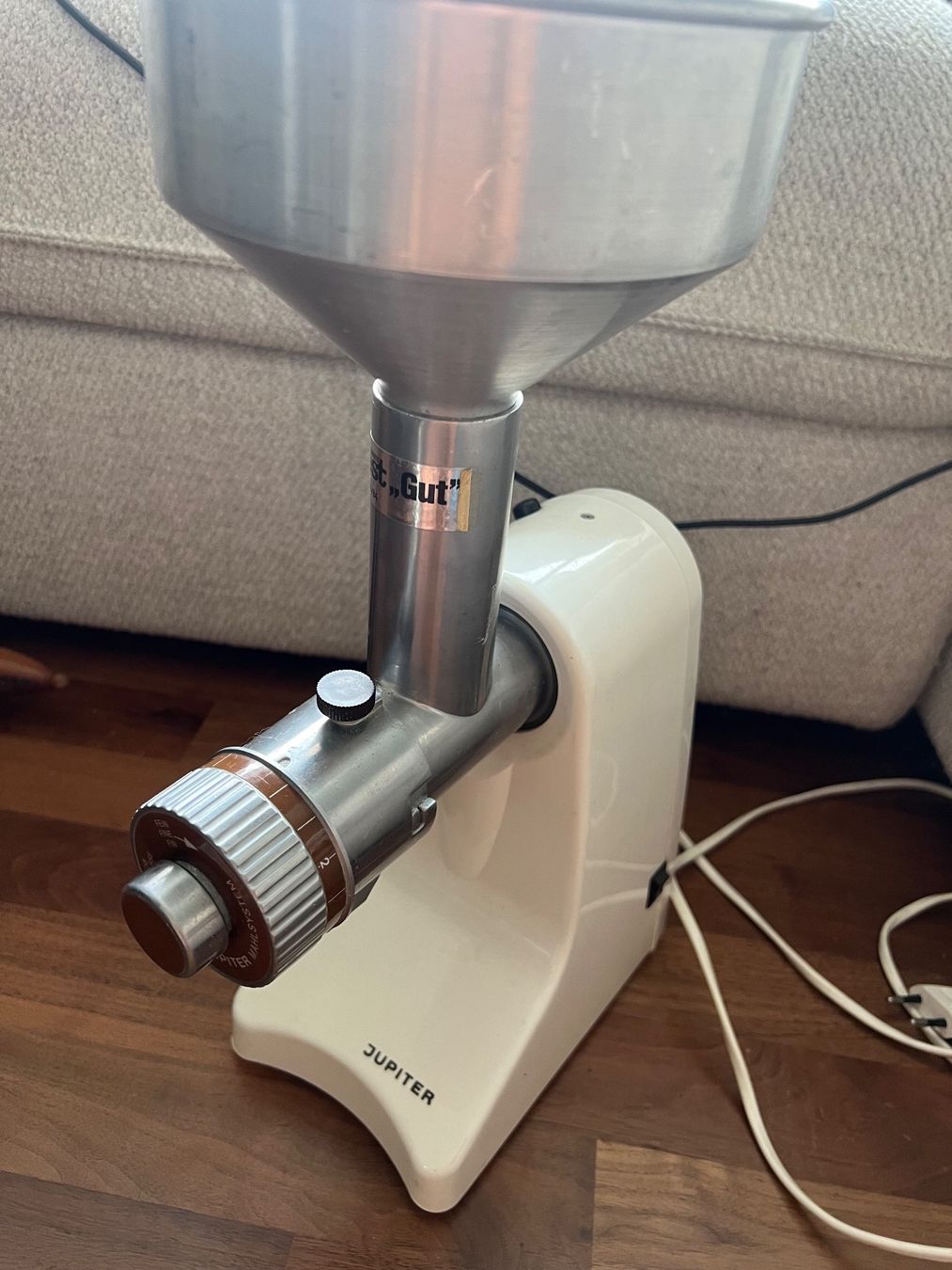 Jupiter Elettrodomestici da cucina: Jupiter Getreidemühle Mehlmühle Typ:862 – Usato da Jona venduto da Sariksa 3