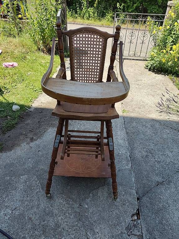 Chaises hautes: Kindersitz aus Holz – D'occasion à Solothurn par luk_7cj5 1