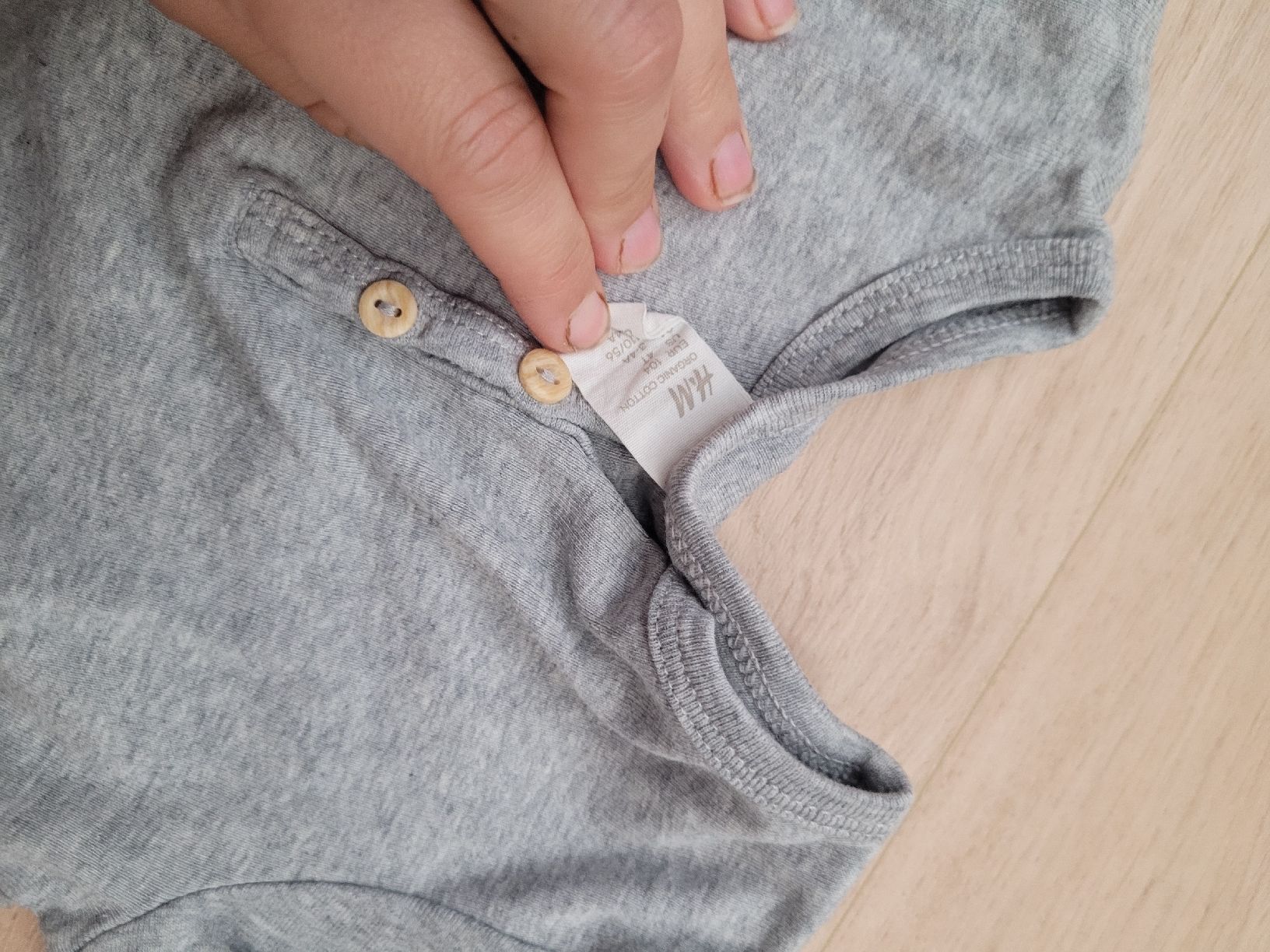 Chemises, T-shirts & Polos: t-shirt Gr. 104 – D'occasion à Lupsingen par sta_wgg5 1