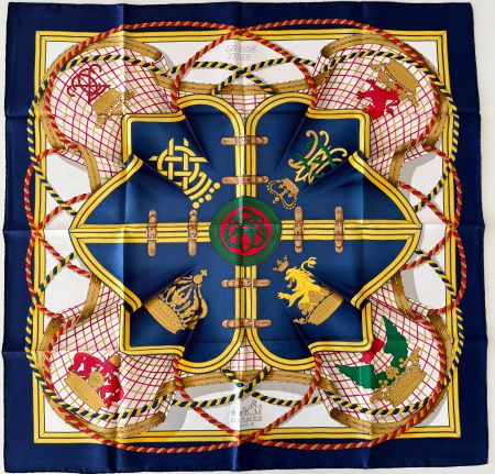 Superbe foulard HERMES-Paris "Grande Tenue" 1985, avec box
