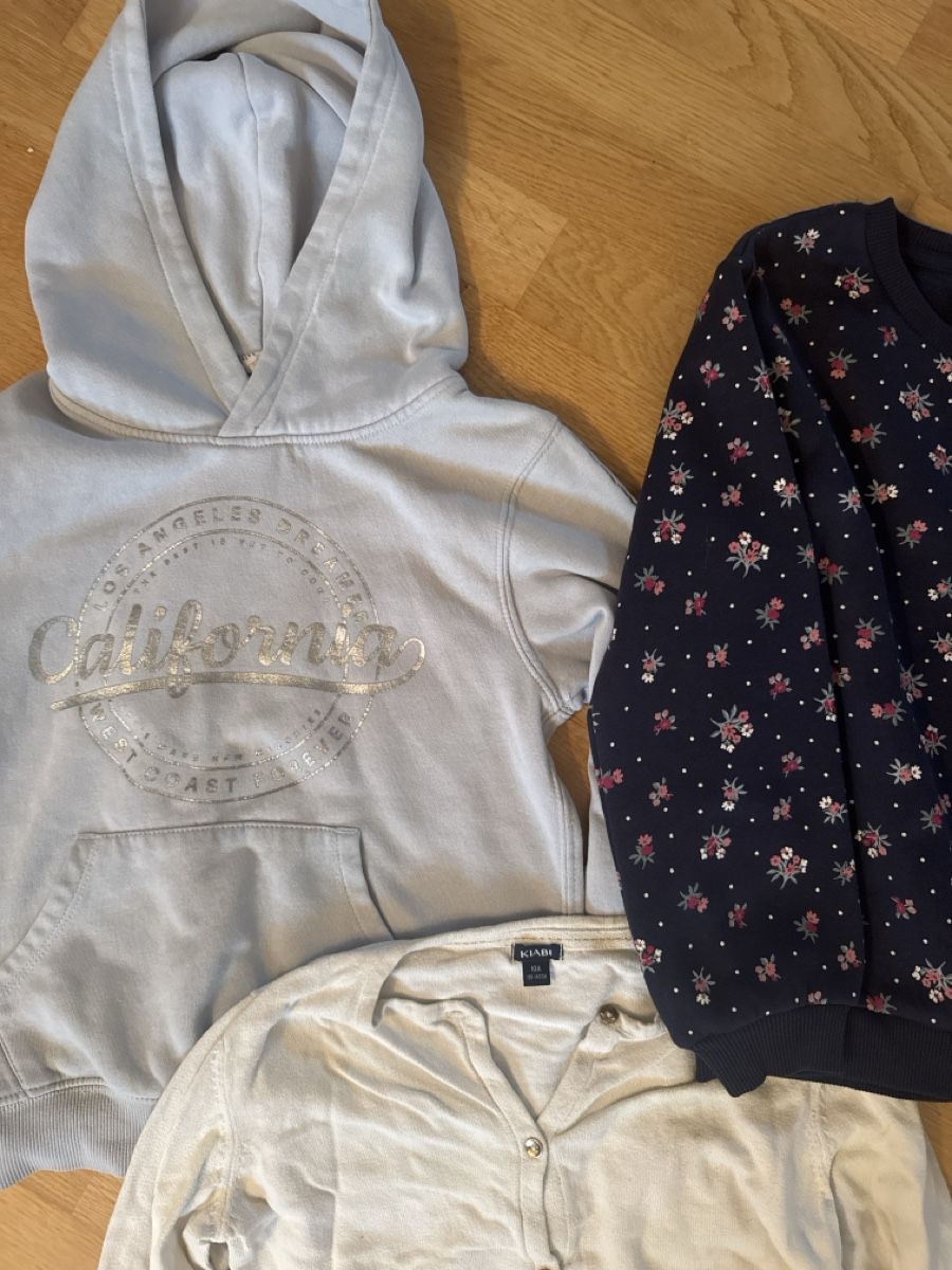 Pullover & Sweatshirts: 3 Mädchen Pullover 134 – Gebraucht aus Wädenswil von dor_ddx7 1