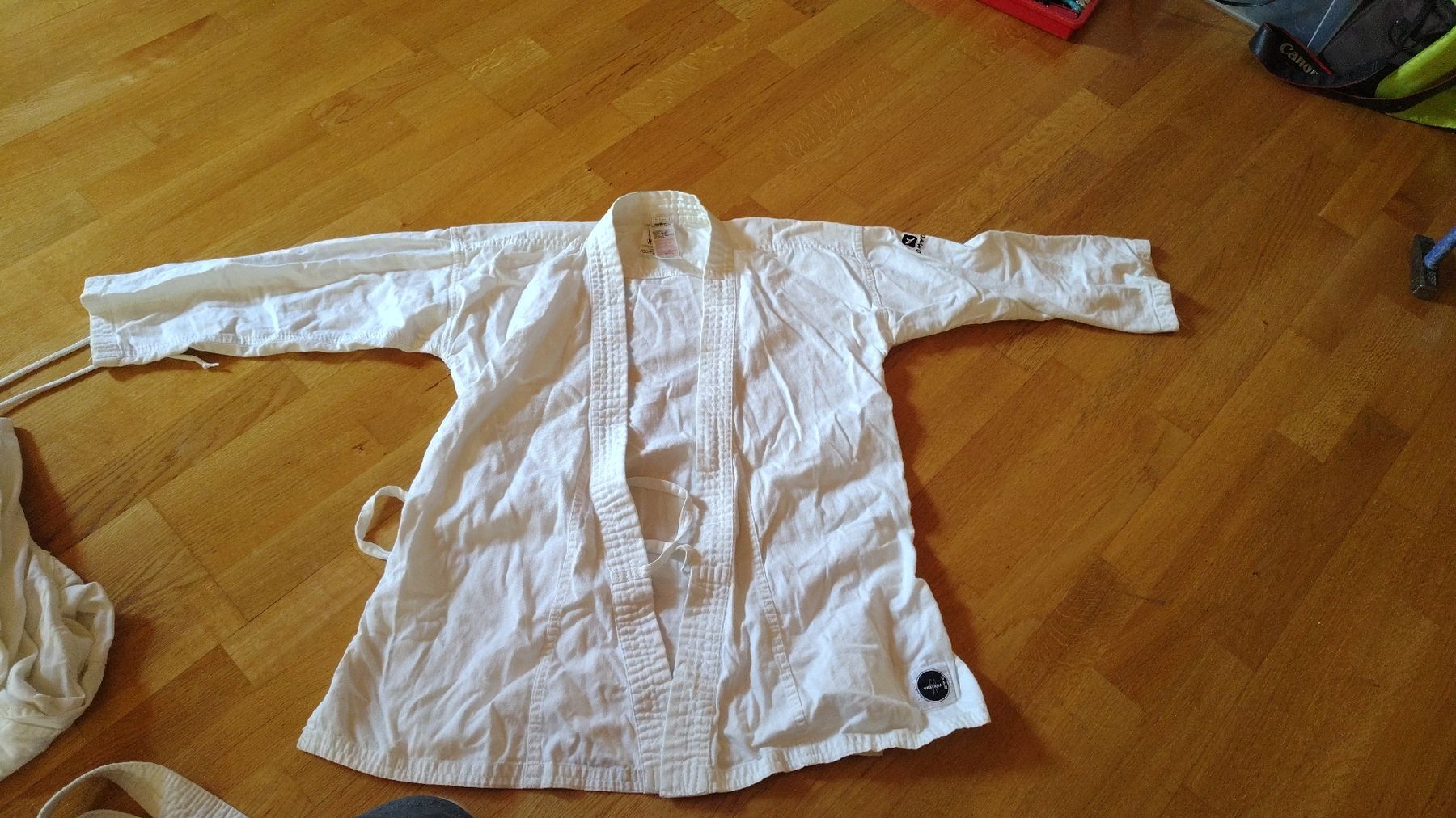 Kimono: kimono enfant Aikido karaté – Usato da Chernex venduto da ced_zt5y 2