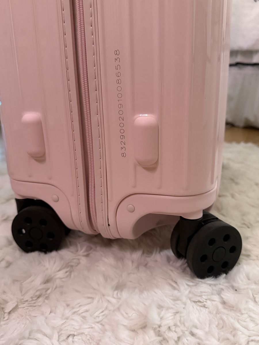 Rimowa Valigie: Valise Rimowa Rose – Nuovo e nell'imballaggio originale da Neuchâtel venduto da xiao_bei 3