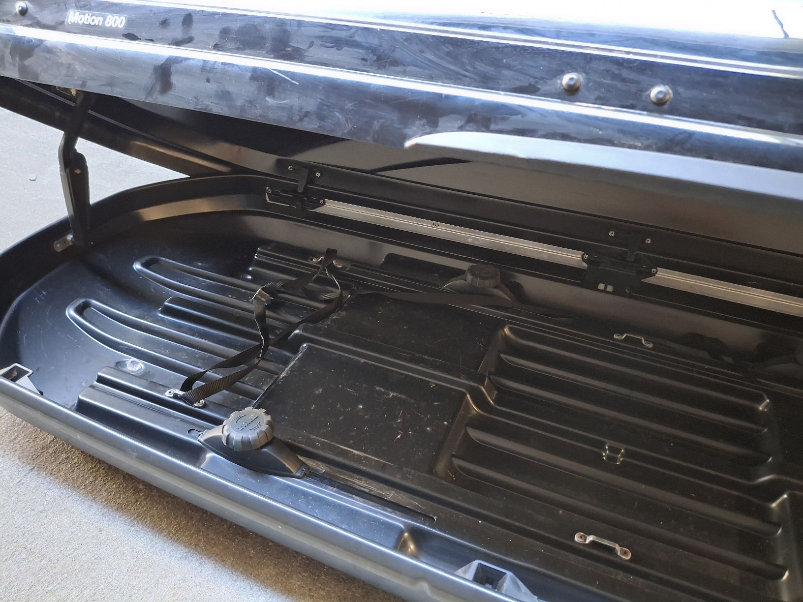 Thule Coffres de toit: Dachbox Thule Motion 800 schwarz gebraucht – D'occasion à Fislisbach par HurtiBrocki 4