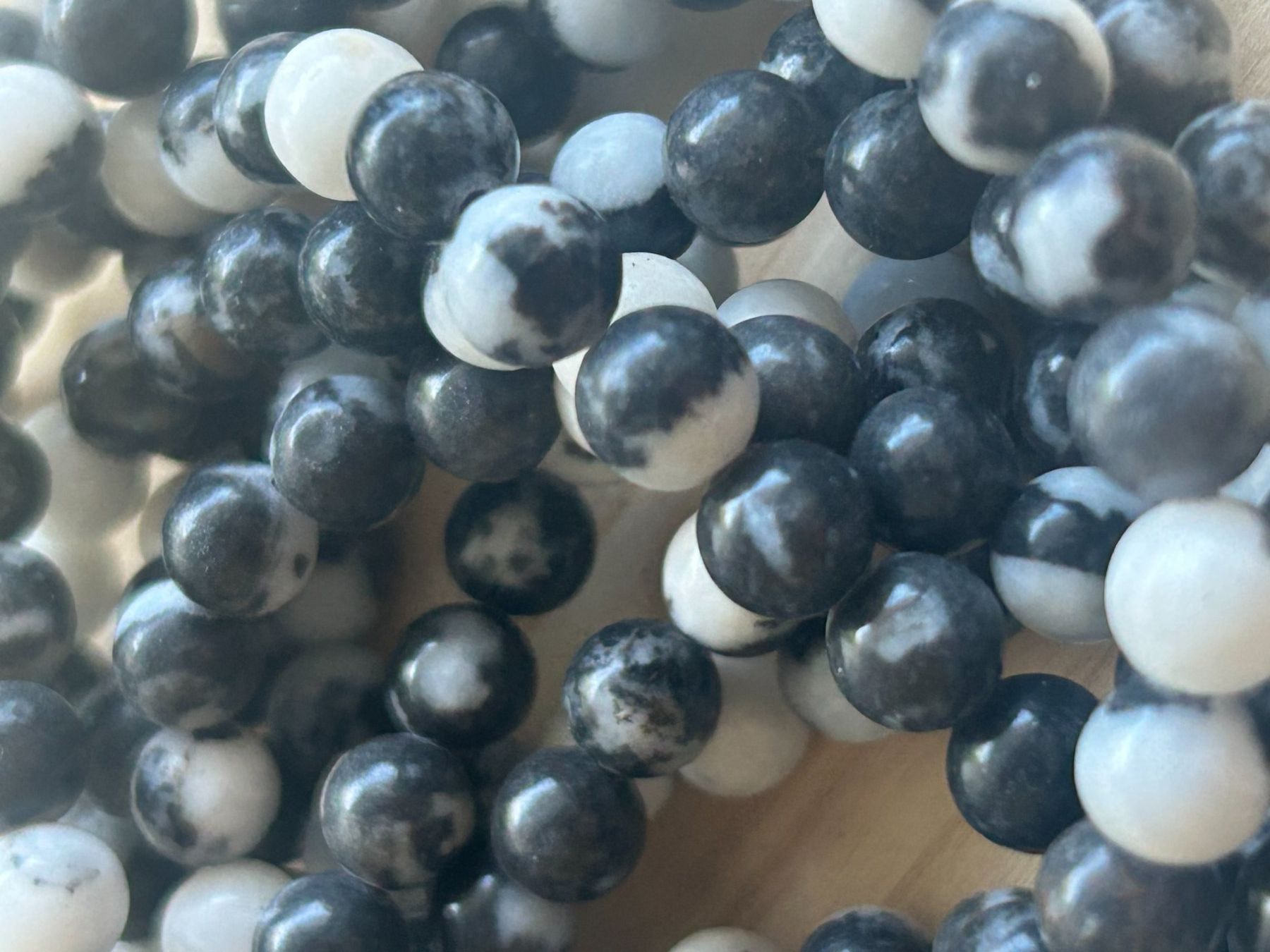 Minerali & Pietre curative: Strang echte black and white beads 8 mm – Nuovo e nell'imballaggio originale da Niederrohrdorf venduto da Ytobi