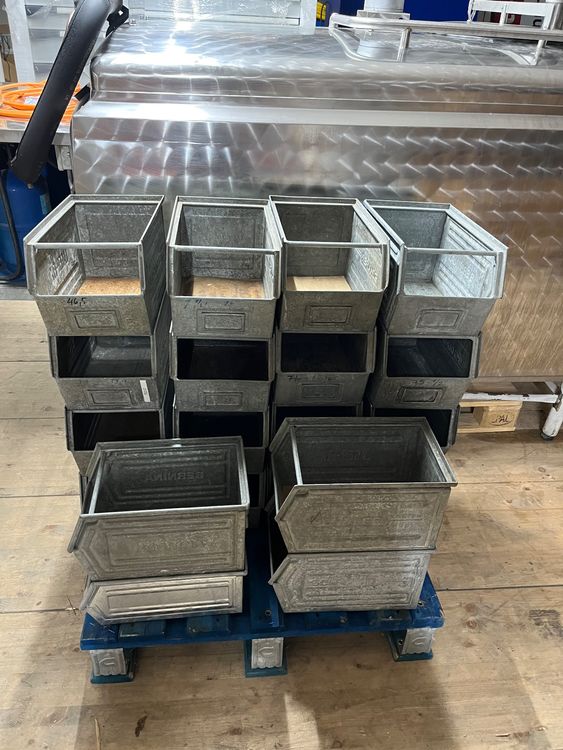 Metall Stapelboxen (Gebraucht) in Dreien für CHF 22 – nur Abholung auf Ricardo kaufen