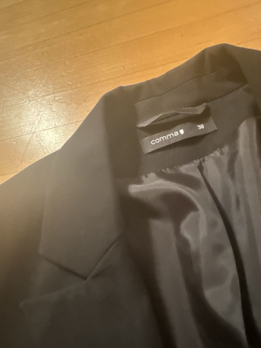 Comma Giacche: Damen Blazer Comma Schwarz Grösse 38 – Nuovo (secondo la descrizione) da Zürich venduto da mic_95l5 3