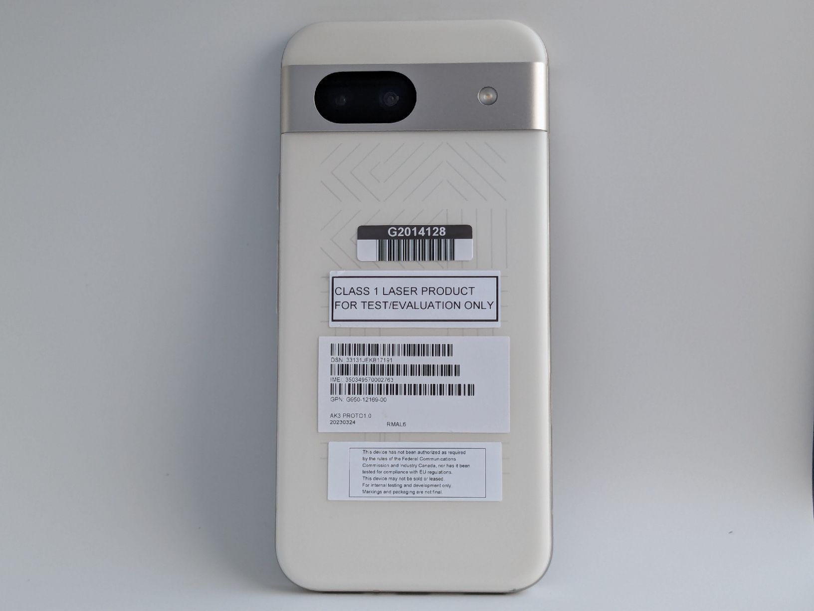 Google Handys / Smartphones: Google Pixel 8a Rare Prototype Unit - Porcelain - Read Desc. – Neu (gemäss Beschreibung) aus Grenchen von gabifp 1
