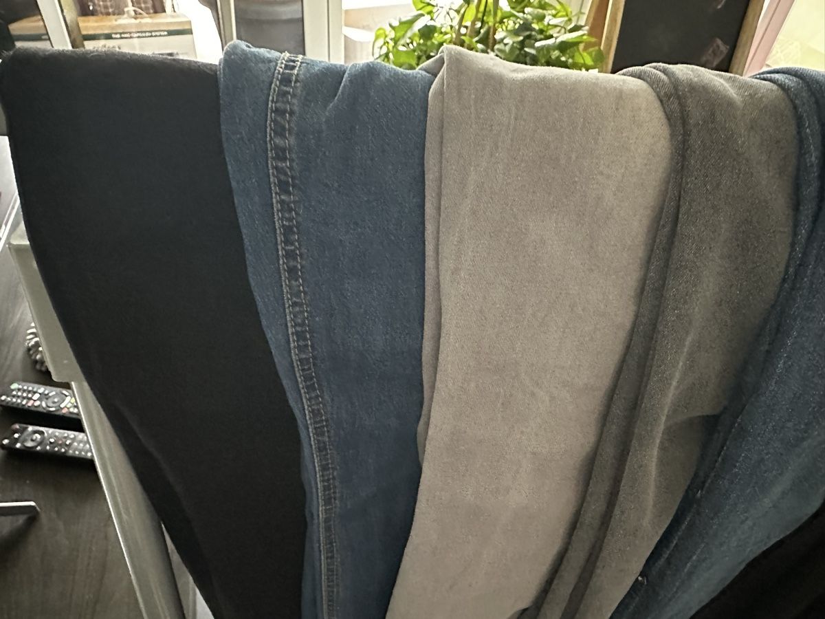 Jeans: Jeans Hosen  – Usato da Winterthur venduto da Frangello 1